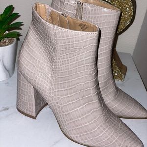 Just purchased, ended up not having anything to wear them too.